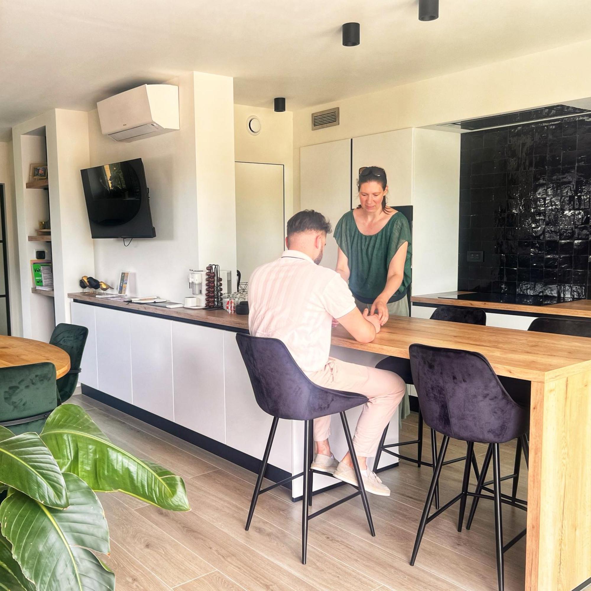 Inova Guesthouse Hasselt Eksteriør billede